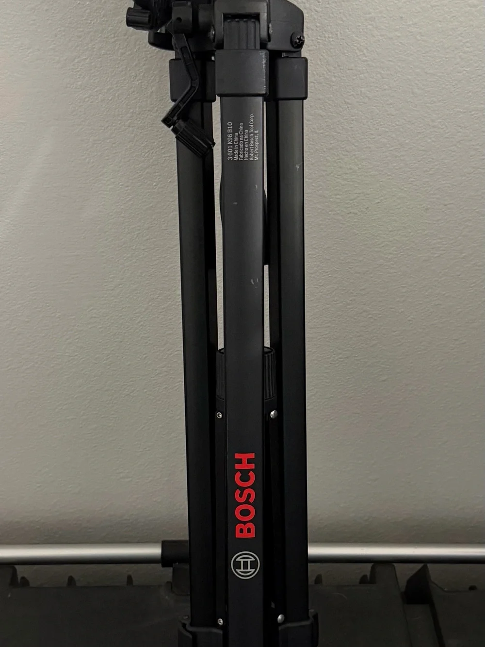 Camera tripod